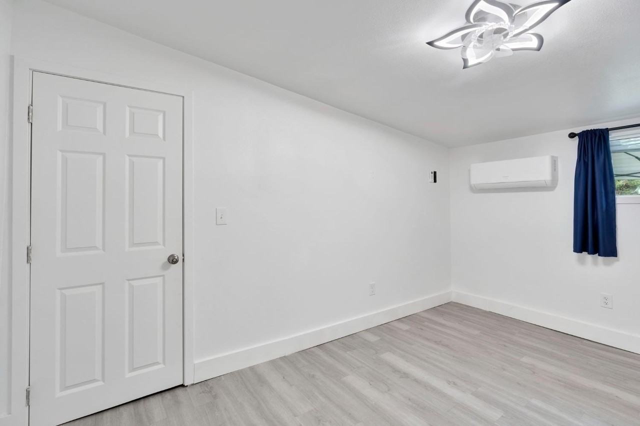 2352 Cabrillo Way - Photo 6 of 11