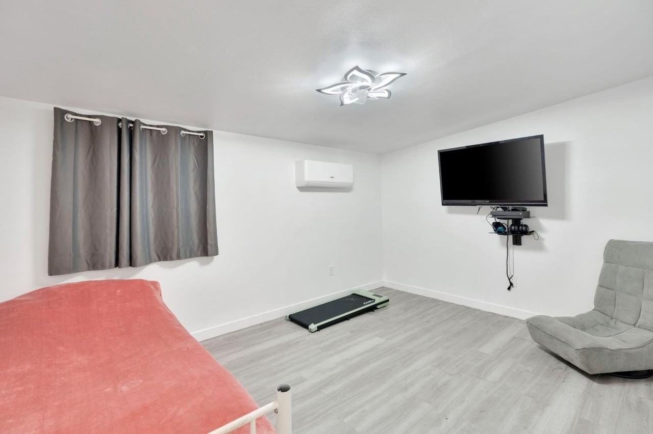 2352 Cabrillo Way - Photo 7 of 11