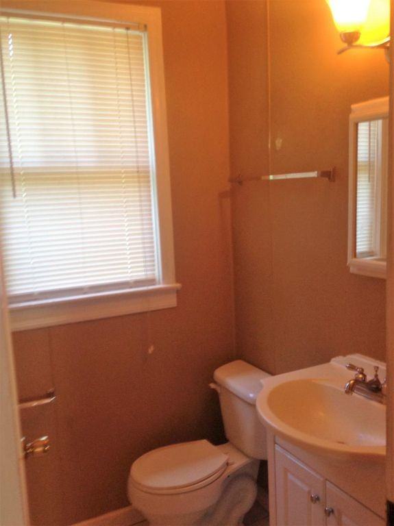 115 Longfellow Blvd #1 - Photo 3 of 7