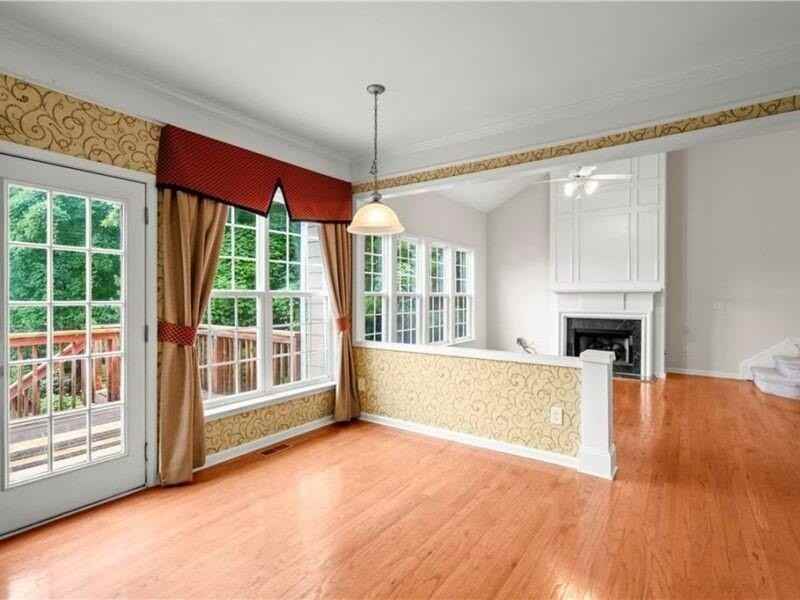 2080 Vistoria Dr - Photo 4 of 26