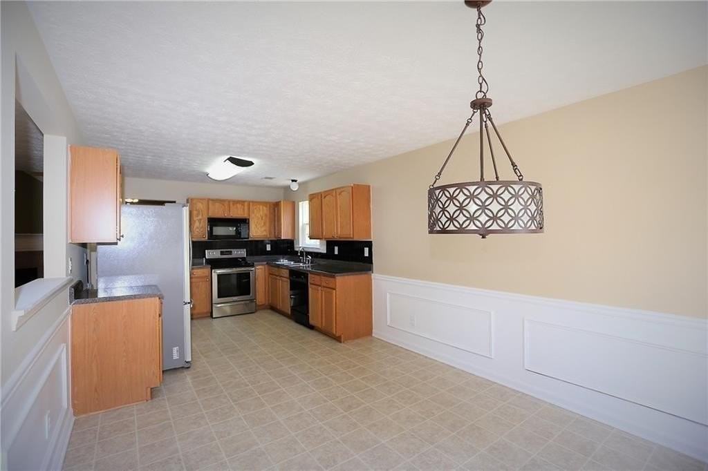 1435 Stephens Pond Vw - Photo 4 of 8