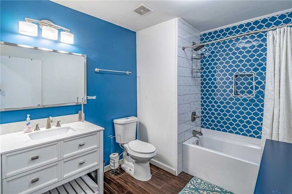 2456 Harwood Dr - Photo 3 of 15