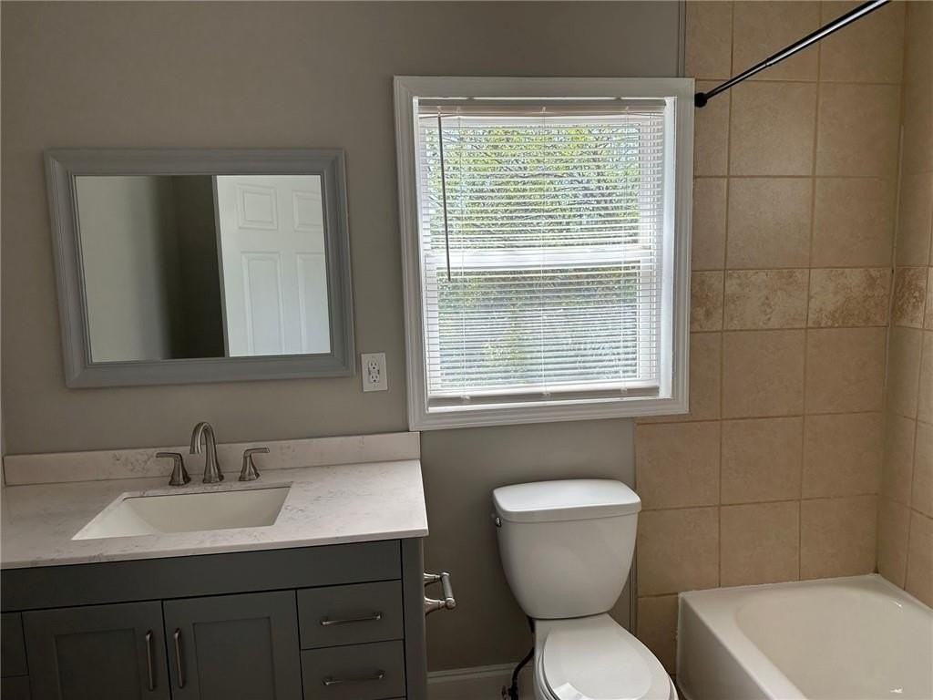 2415 Crestview Ave - Photo 7 of 12