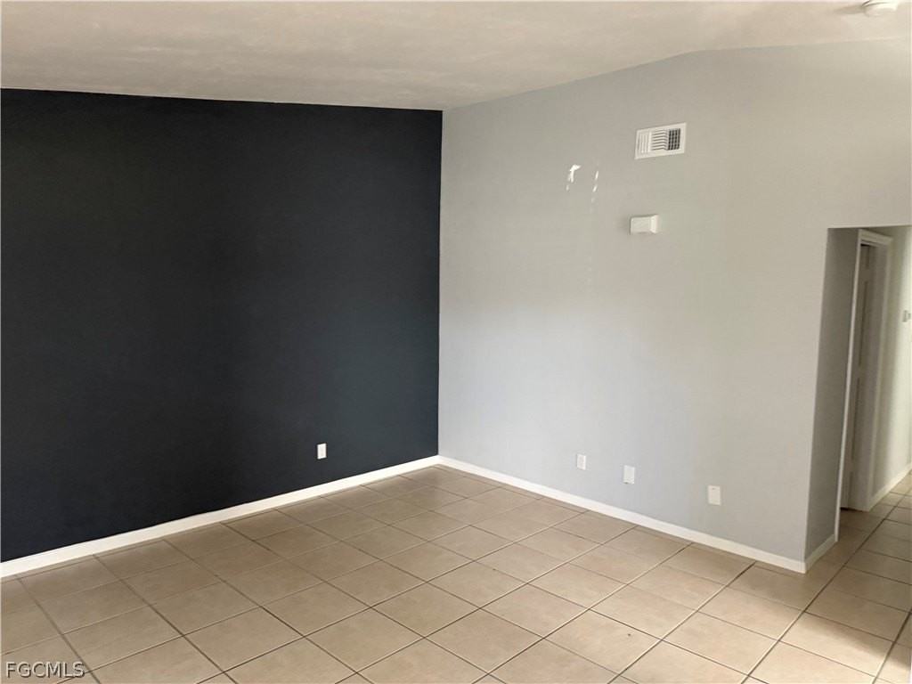 4928 Leonard Blvd S - Photo 3 of 17