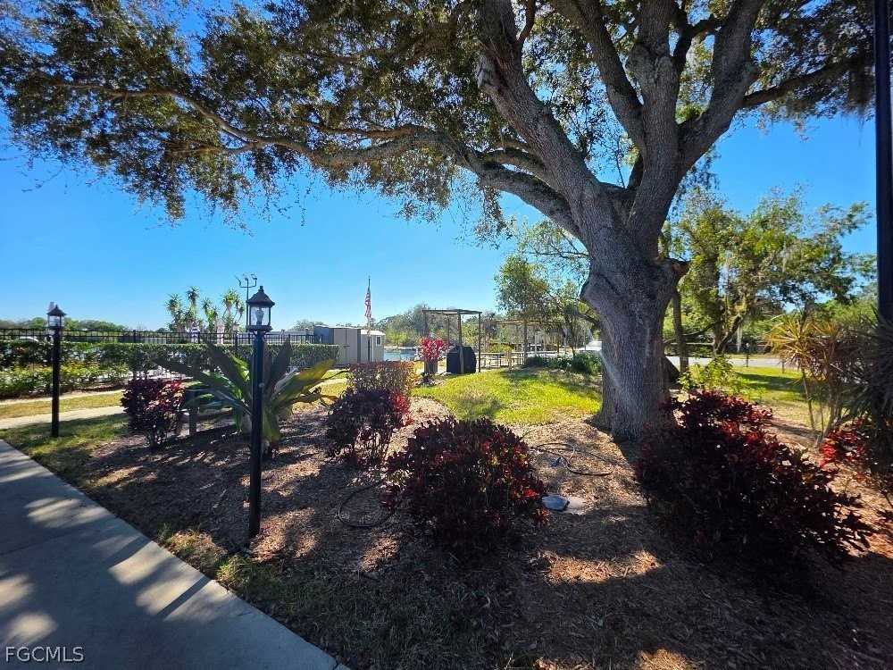 9970 Sailview Ct Apt 9 - Photo 4 of 22