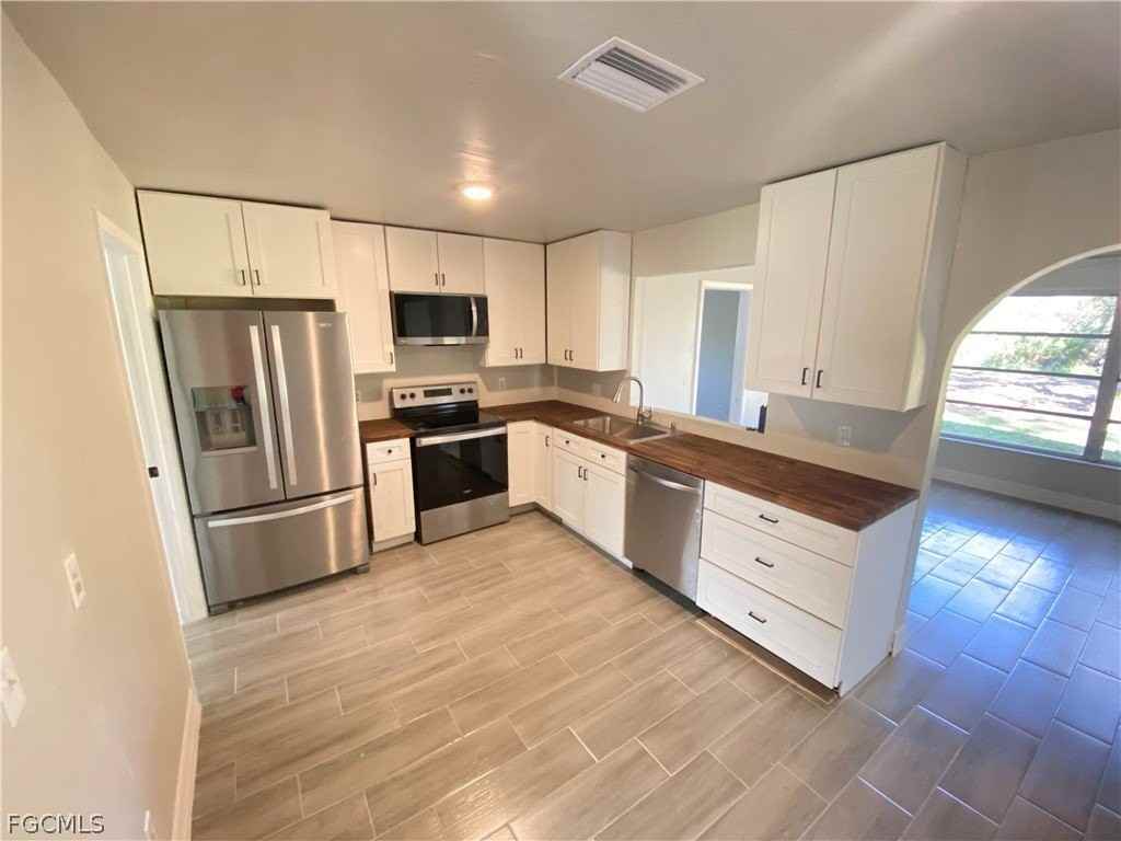 17890 Leetana Rd - Photo 4 of 25