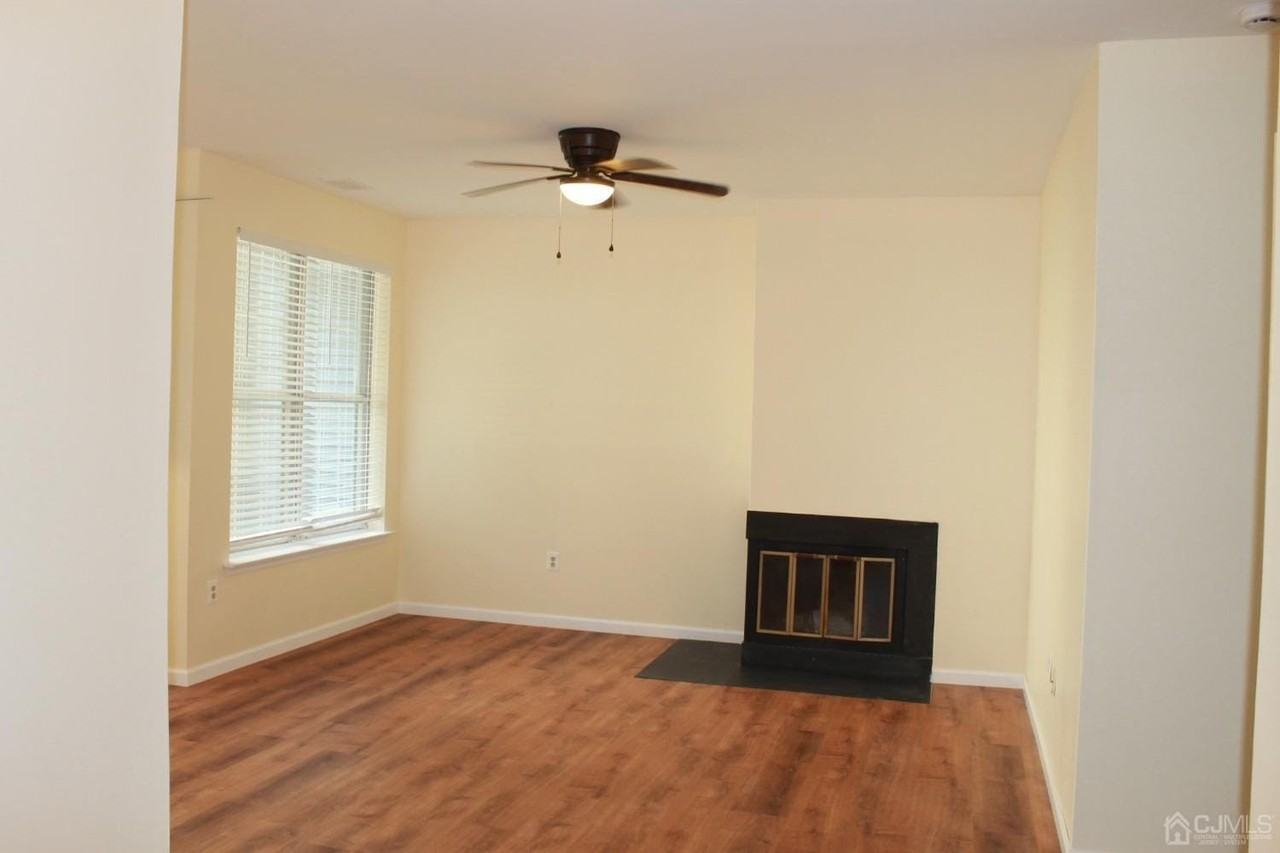 5091 Beech Ct - Photo 3 of 21
