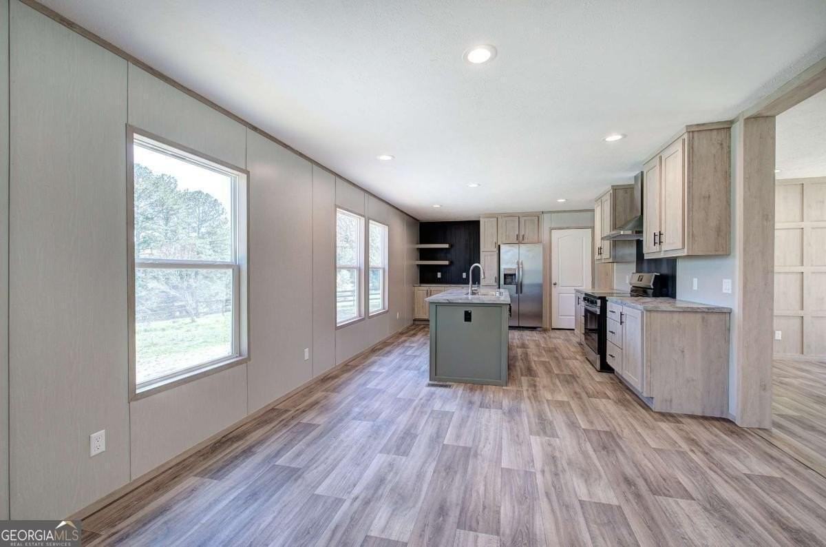 81 Popham Rd - Photo 6 of 50