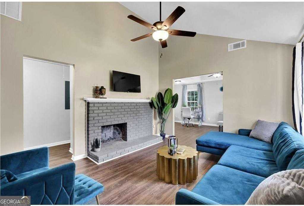 3162 Oakdale Rd - Photo 2 of 26