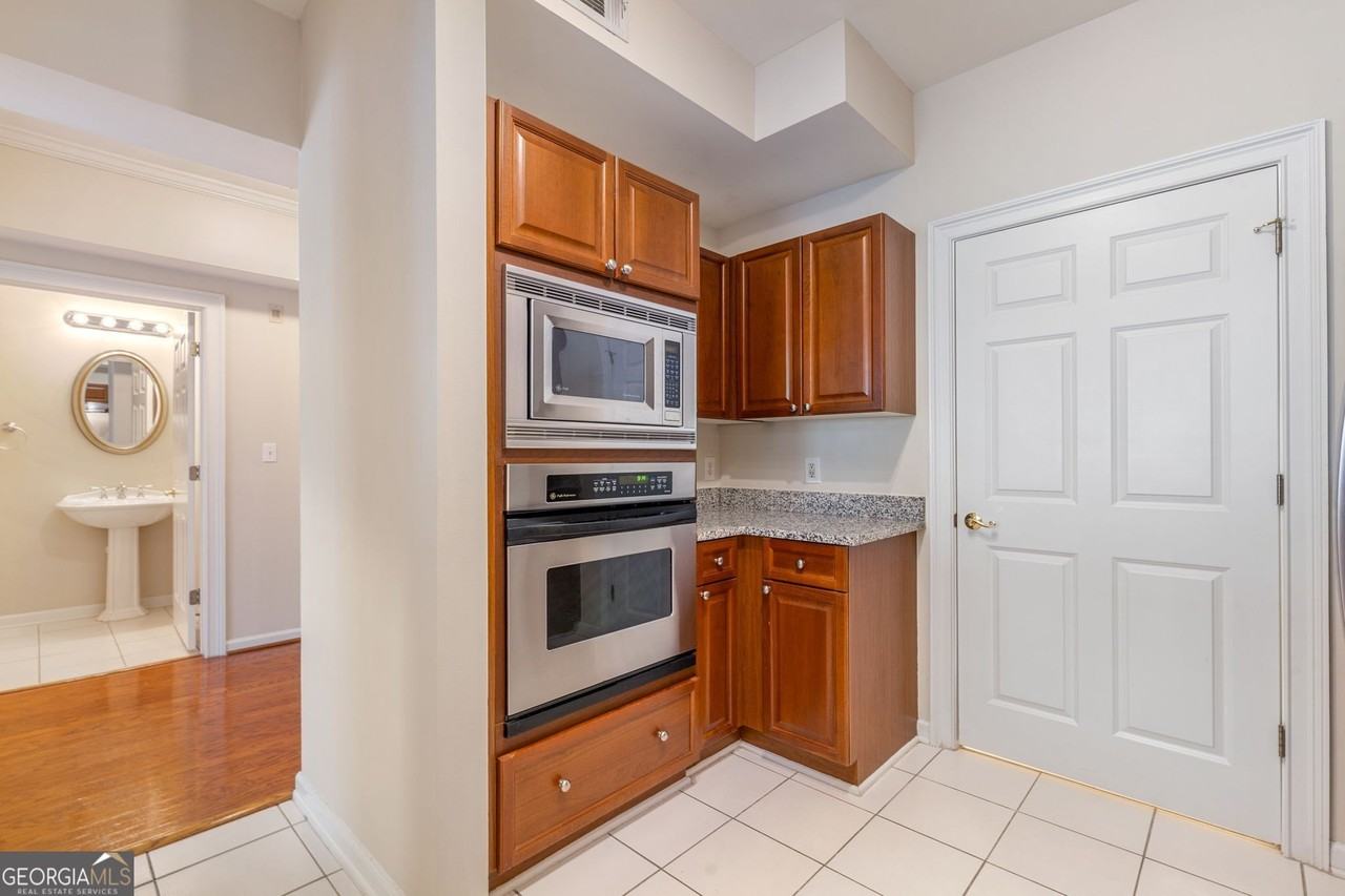 3275 Lenox Rd Ne Apt 314 - Photo 7 of 50