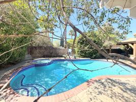 featured image of 2658 Paxton Ave