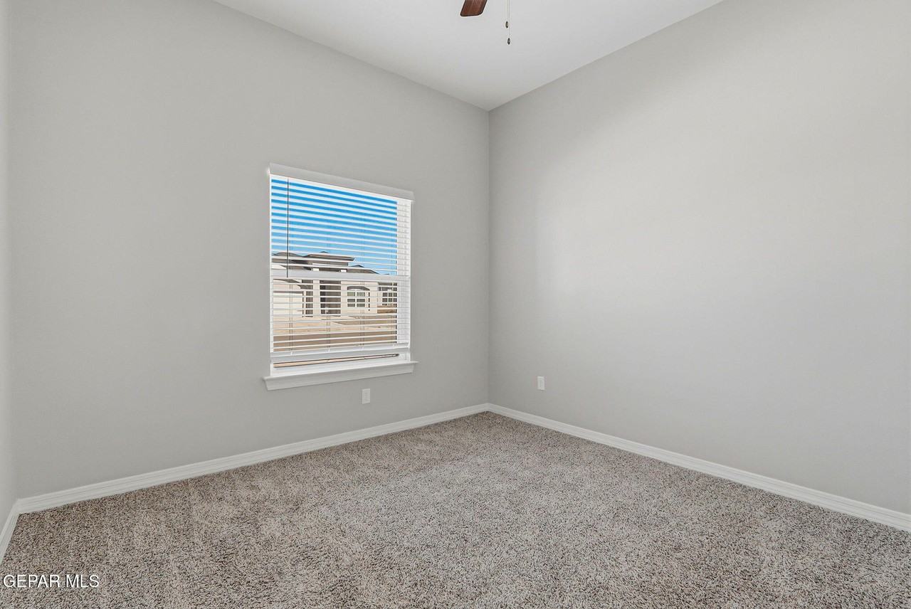 908 Ada Ln - Photo 7 of 35