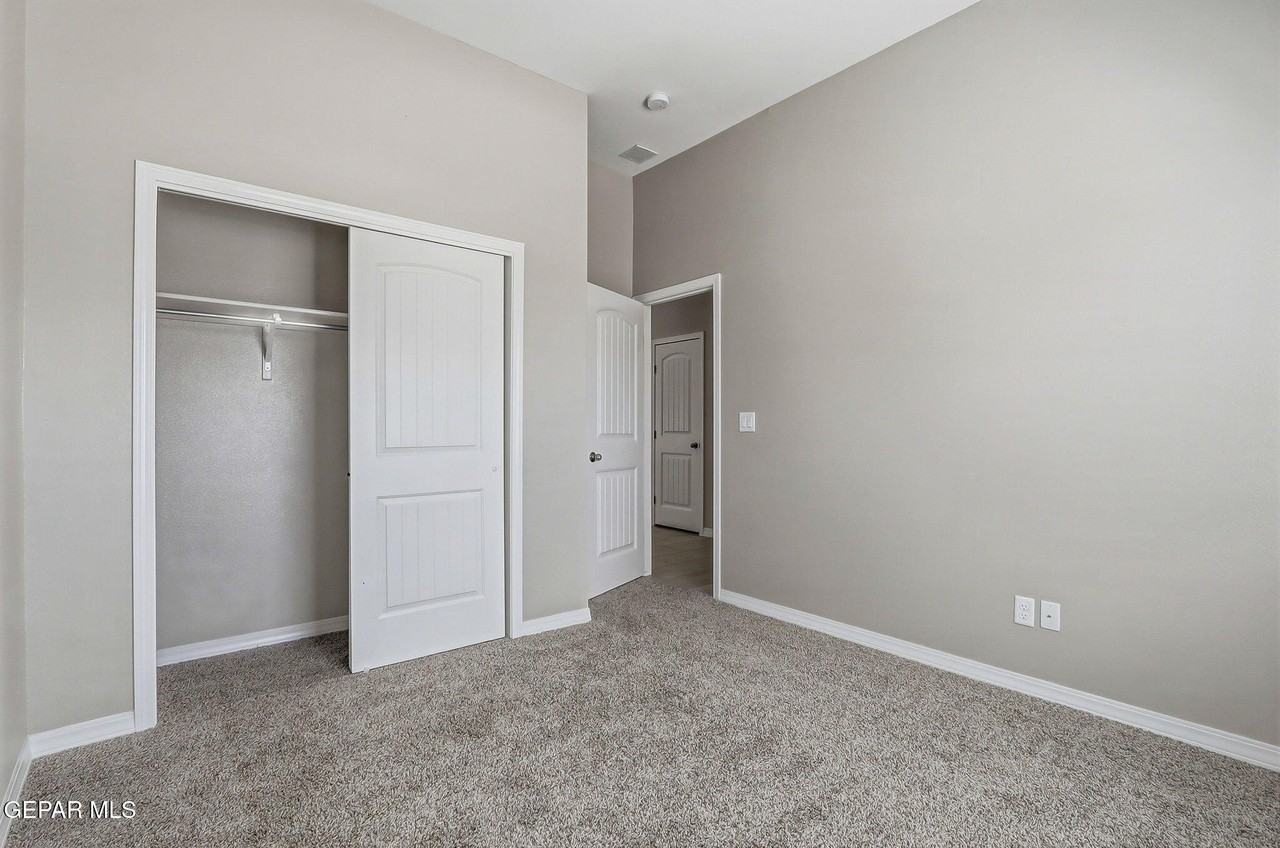 909 Ada Ln - Photo 5 of 28