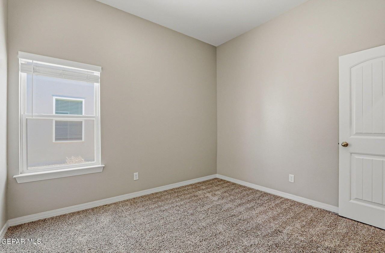 909 Ada Ln - Photo 6 of 28