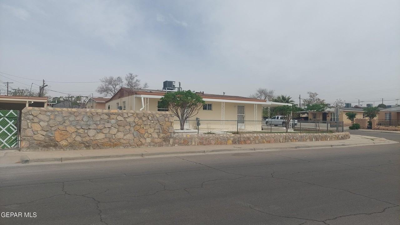 675 Santa Barbara Dr - Photo 6 of 49