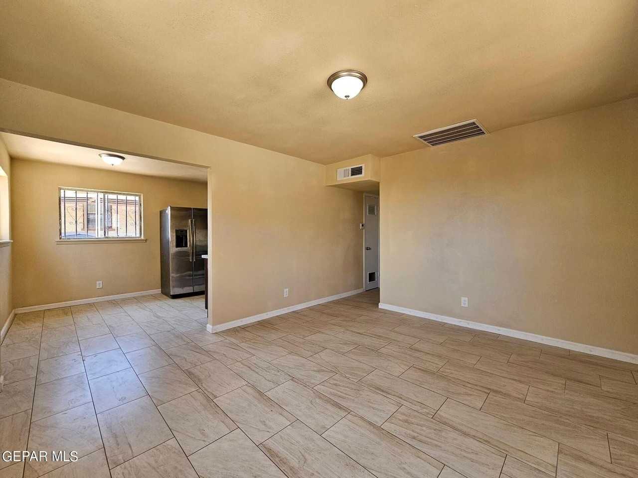 6005 Tampa Ave - Photo 5 of 16