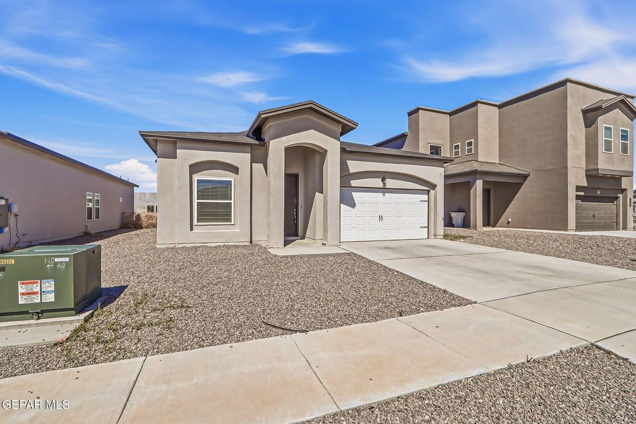 941 Gulf Streams - Photo 3 of 24