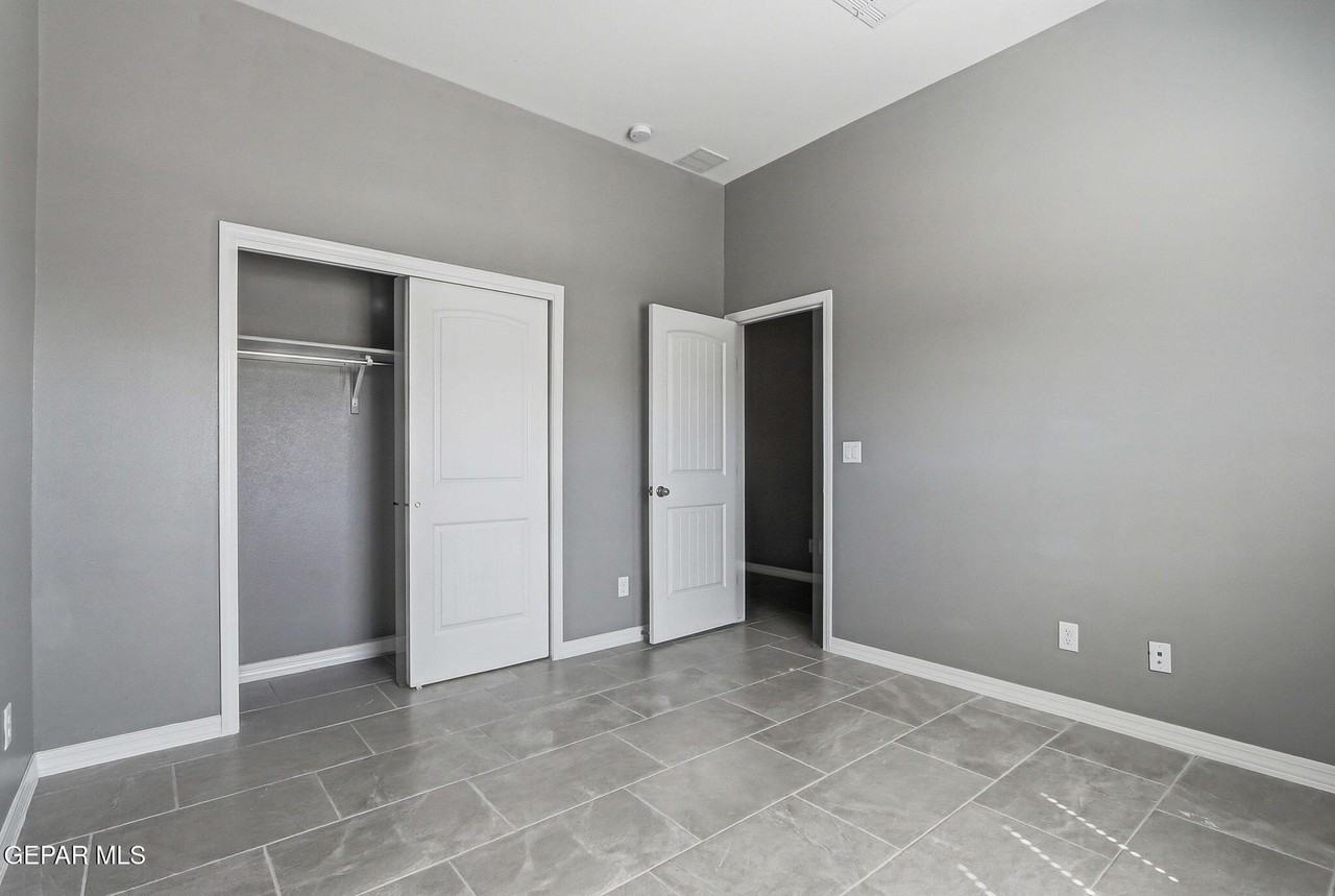 941 Gulf Streams - Photo 5 of 24