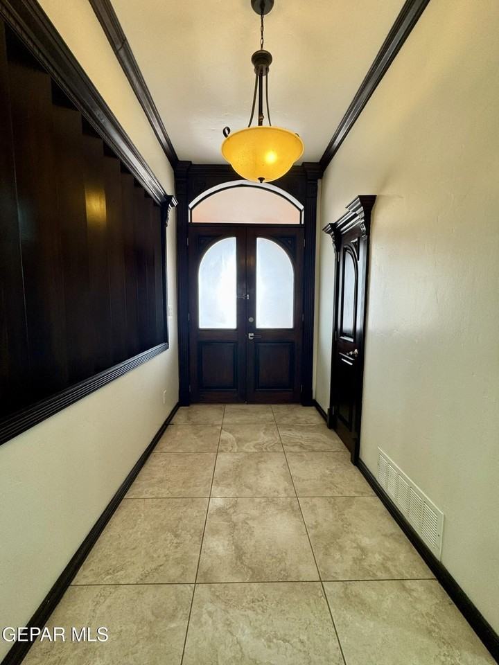 142 Clairemont Dr - Photo 6 of 34