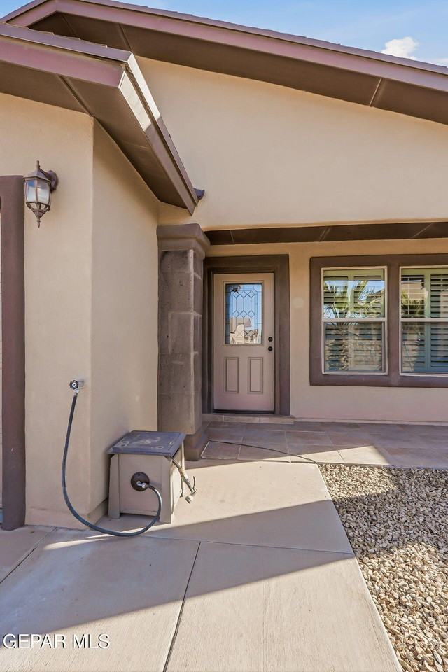 14350 S Cave Ave - Photo 7 of 40