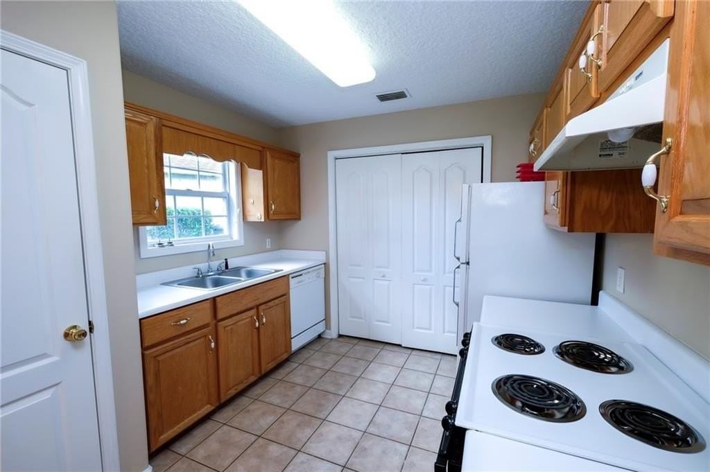 135 Dalton Cody Dr - Photo 4 of 12