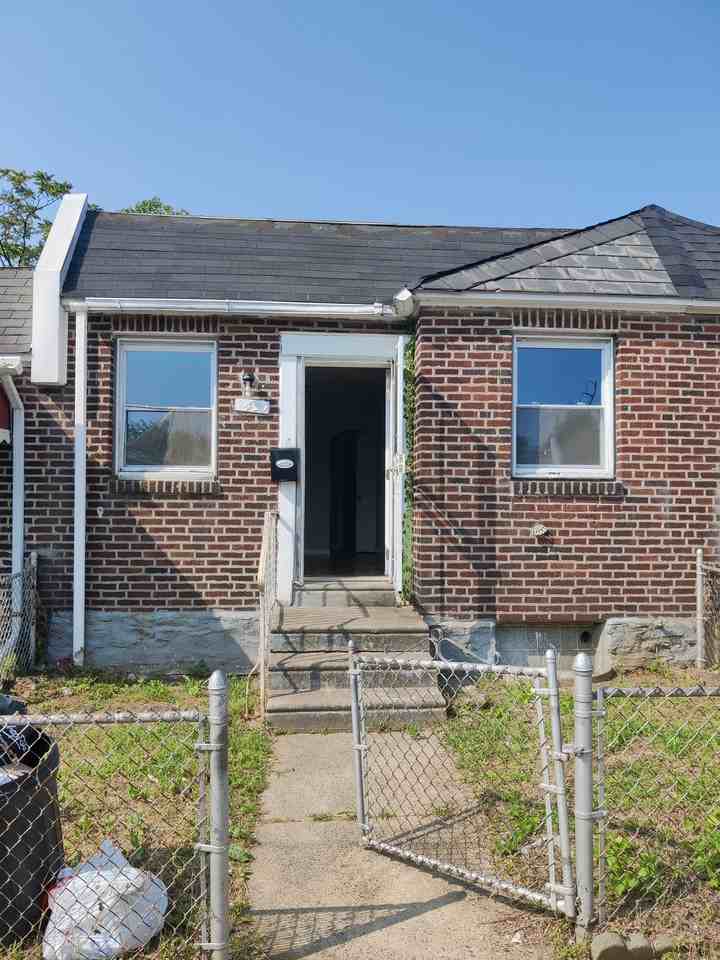 2430 S Frazier St #1 - Photo 2 of 8