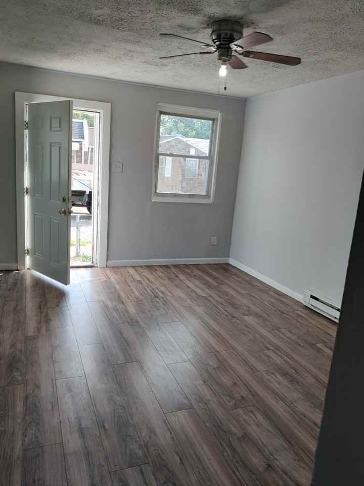 2430 S Frazier St #1 - Photo 3 of 8
