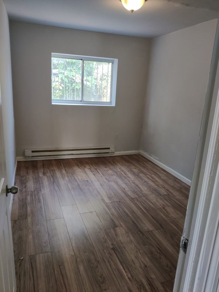 2430 S Frazier St #1 - Photo 7 of 8