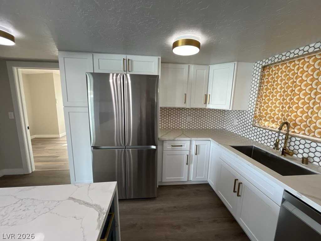 1611 S 6th St - Photo 7 of 16