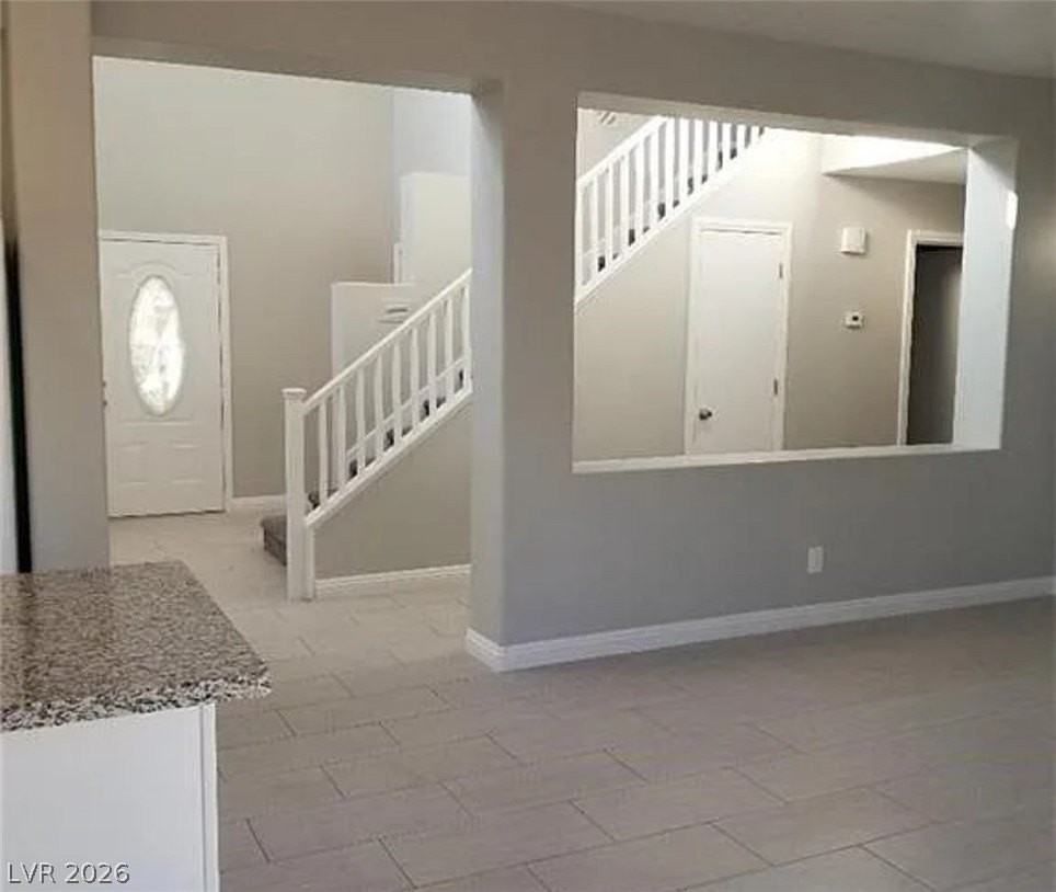 6503 American Beauty Ave - Photo 3 of 12