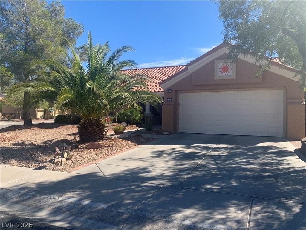 2924 Crown Ridge Dr - Photo 4 of 50