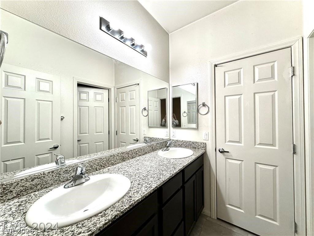 5708 Akula Bay St - Photo 7 of 10