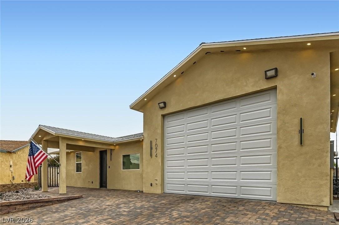 7074 Pinebrook Ct - Photo 3 of 29