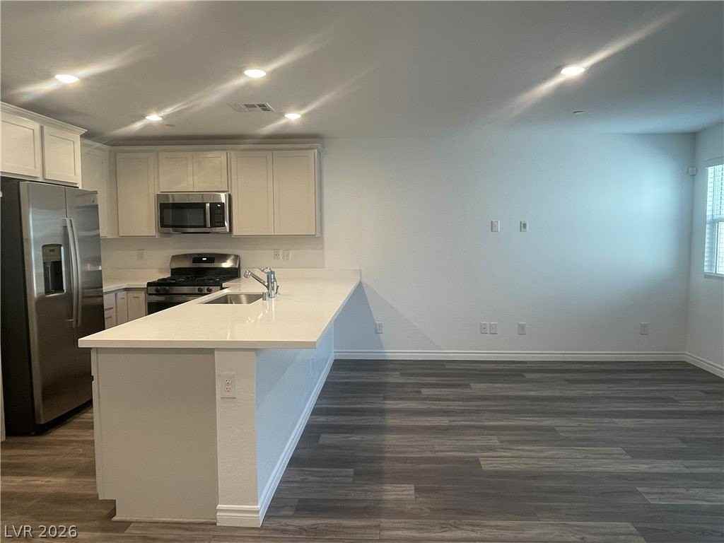 10714 Burton Grove Ave - Photo 4 of 15