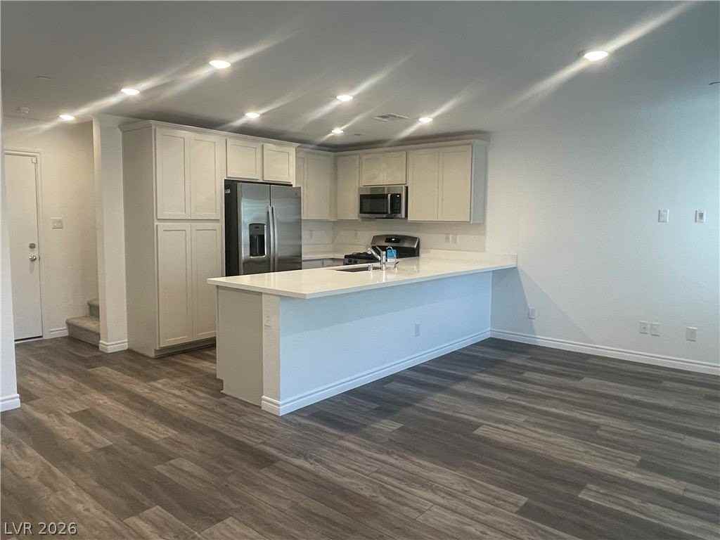 10714 Burton Grove Ave - Photo 5 of 15