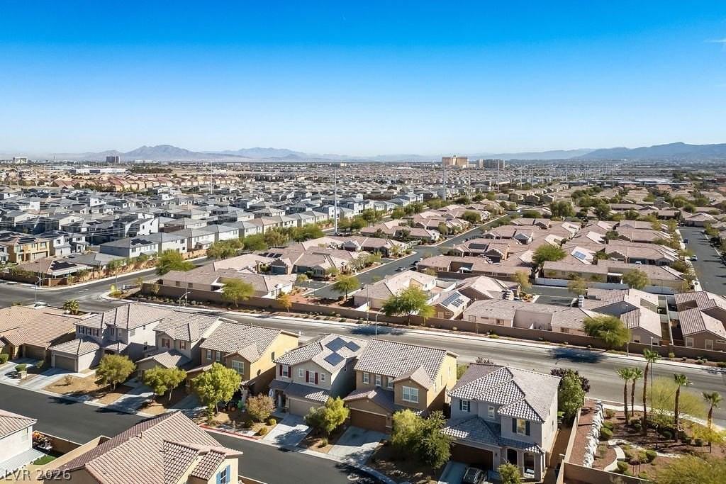 10360 Sipple St - Photo 4 of 36