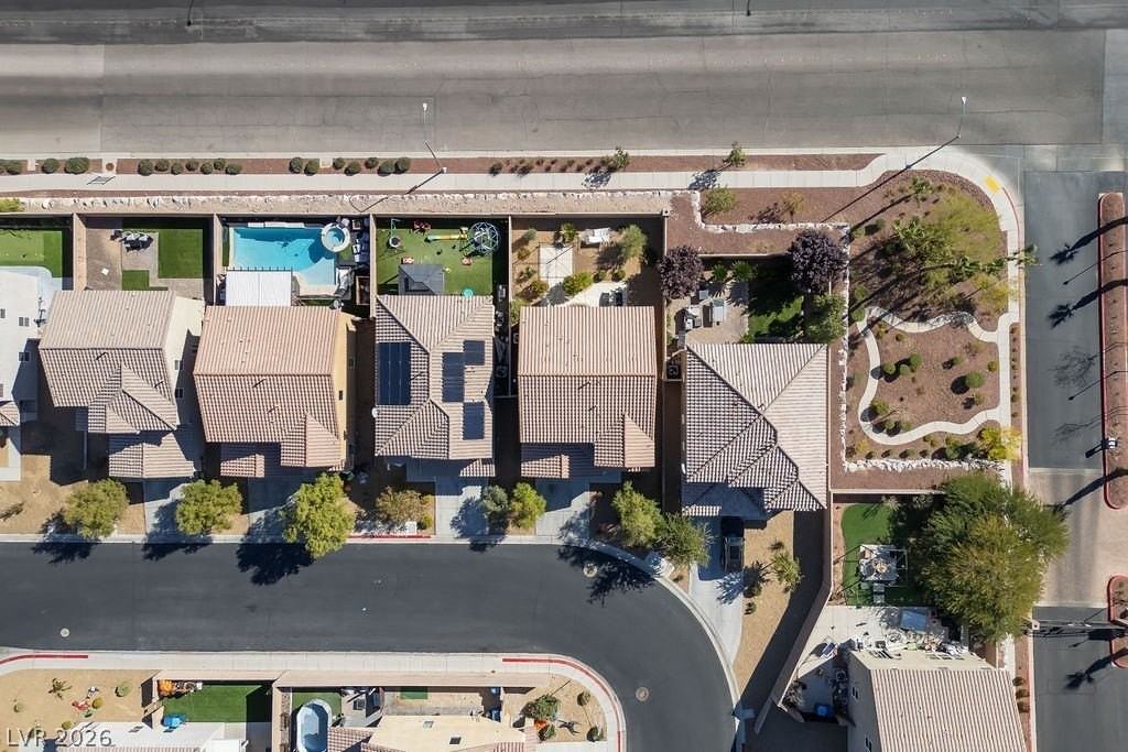 10360 Sipple St - Photo 7 of 36