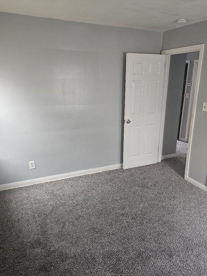 12944 Rosemont Ave - Photo 2 of 8