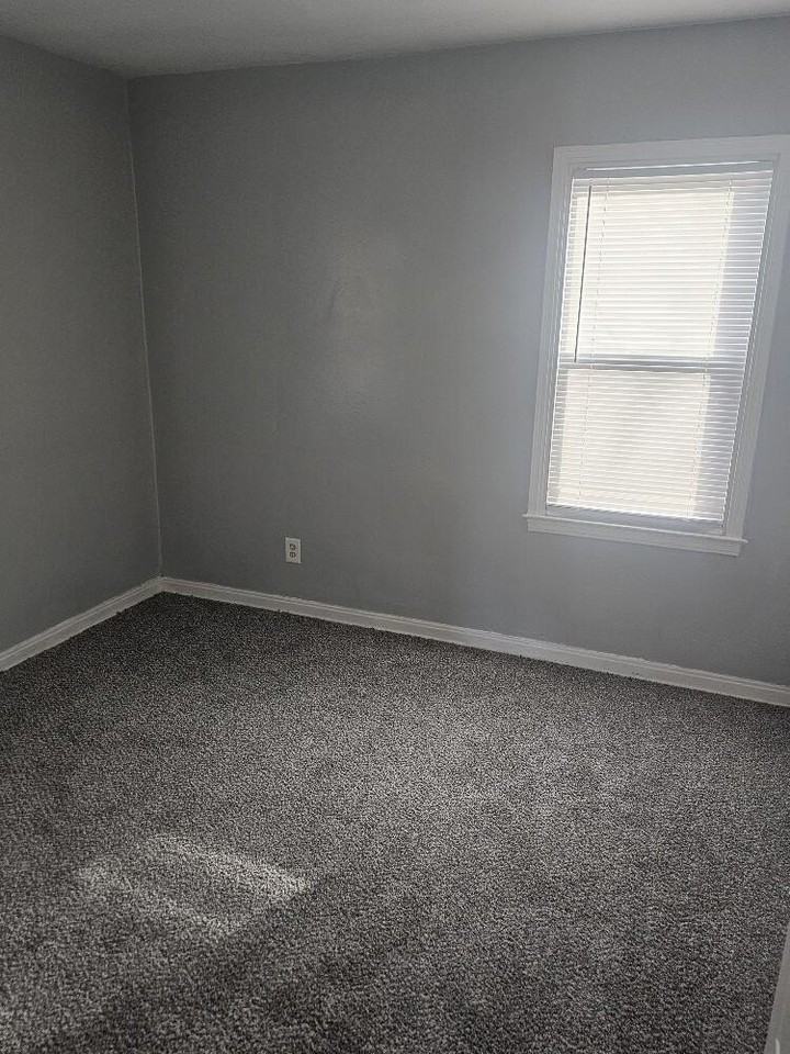 12944 Rosemont Ave - Photo 6 of 8