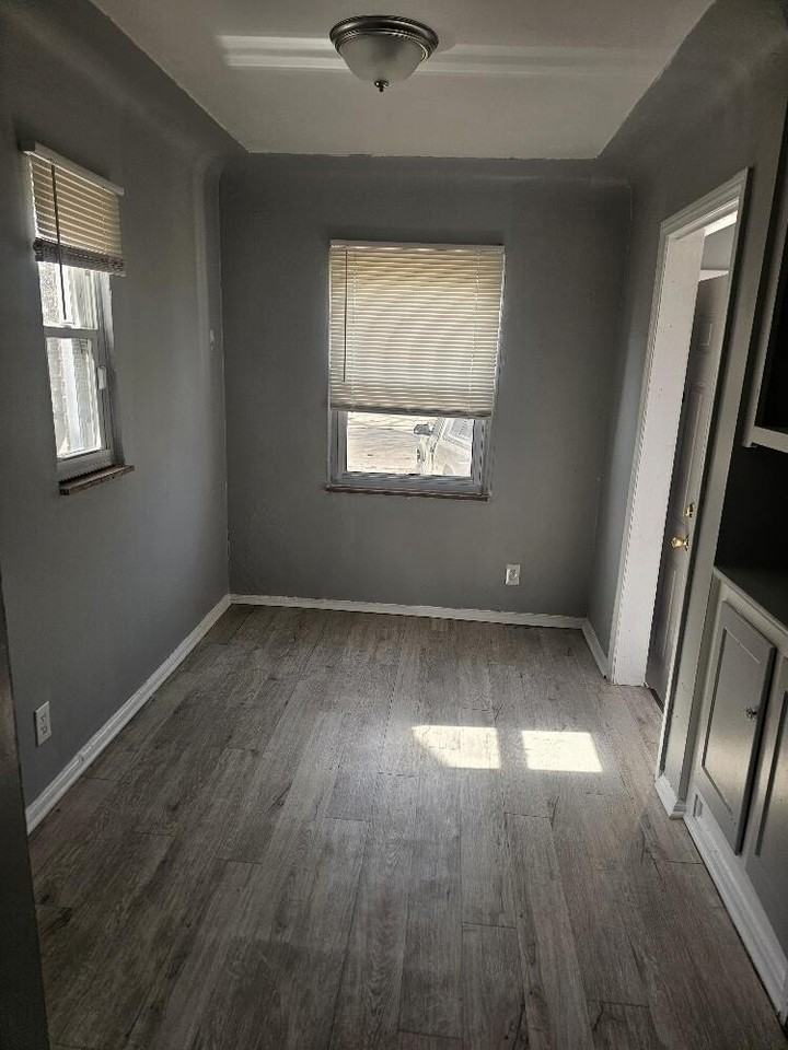 10440 Nottingham Rd - Photo 3 of 8