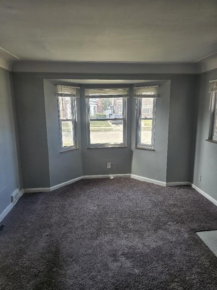 10440 Nottingham Rd - Photo 5 of 8