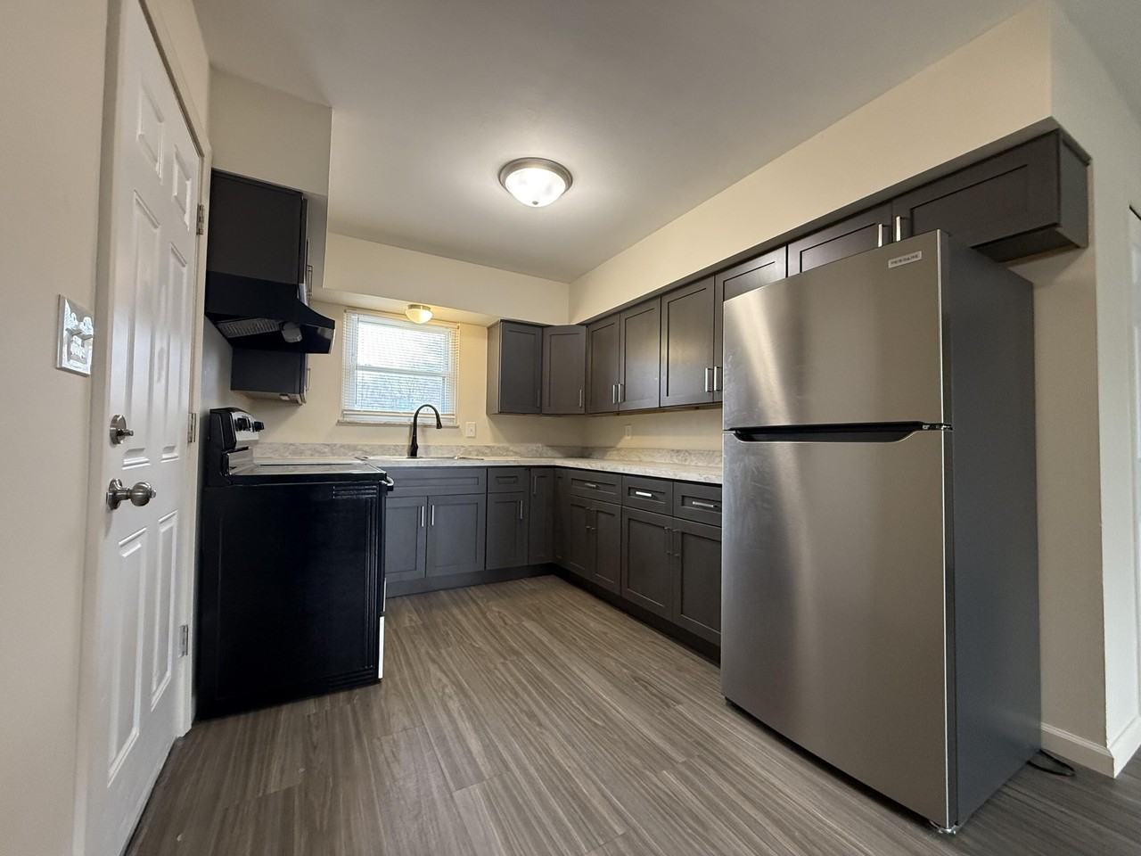 63 Maplecrest Dr - Photo 4 of 15