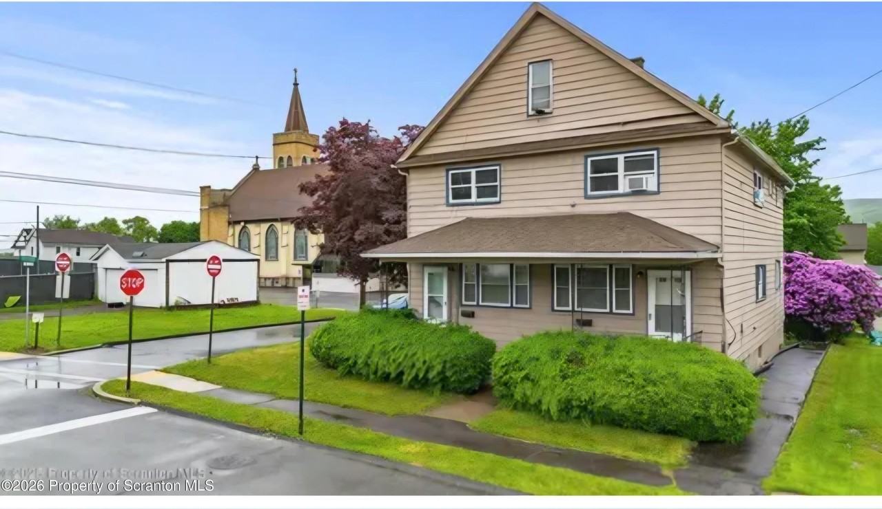 215 Bellman St 1st Fl