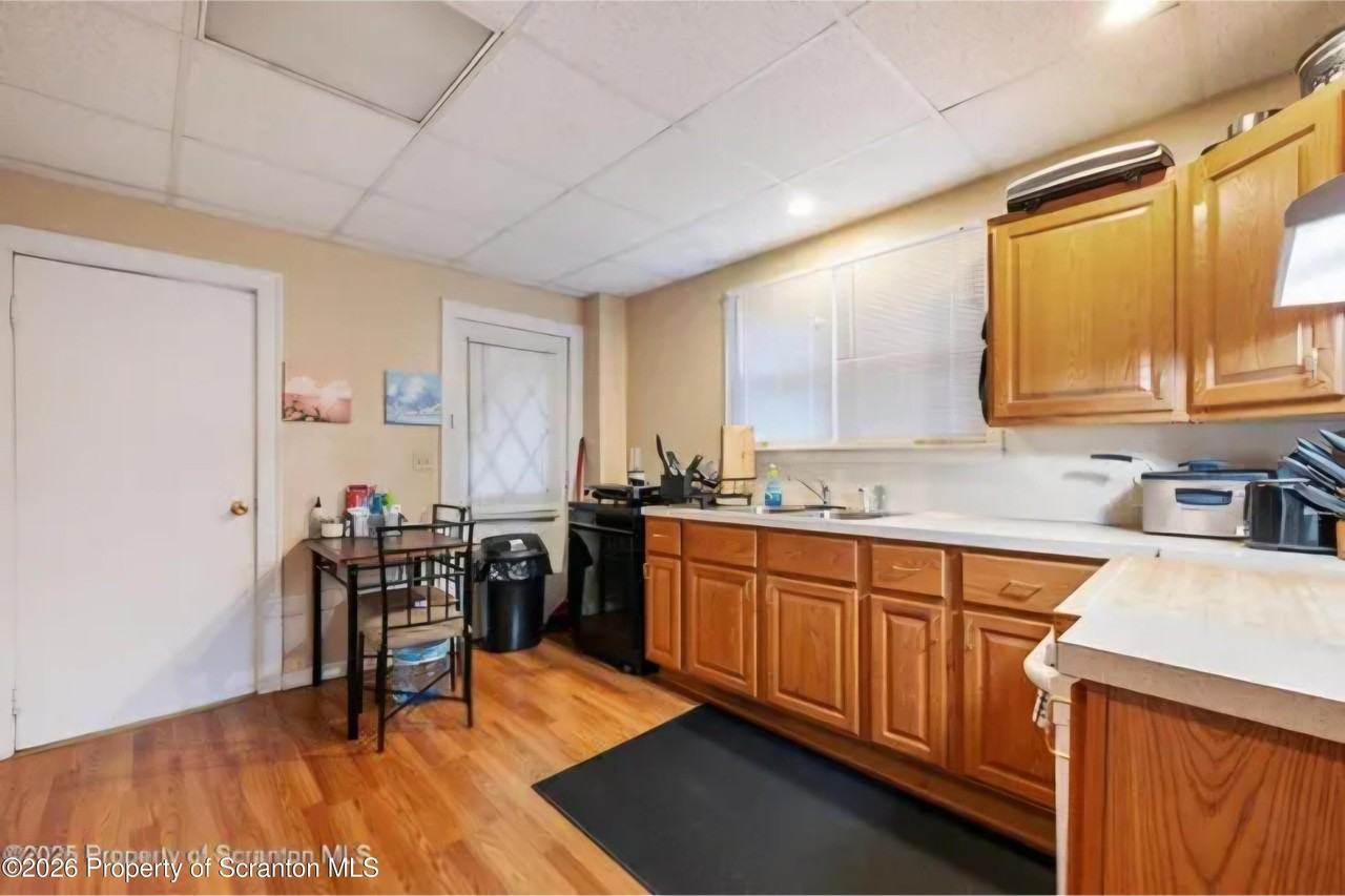 215 Bellman St 1st Fl - Photo 7 of 10