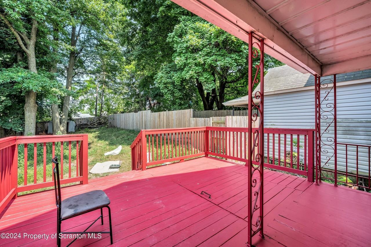 630 E Lackawanna St - Photo 4 of 19