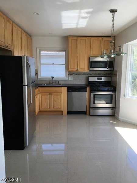 64 Renaissance Dr - Photo 4 of 14