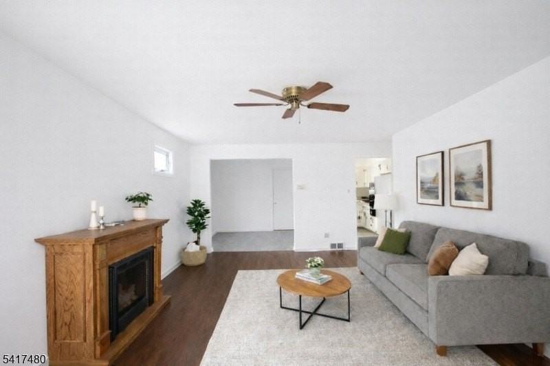 2828 N Stiles St - Photo 7 of 15