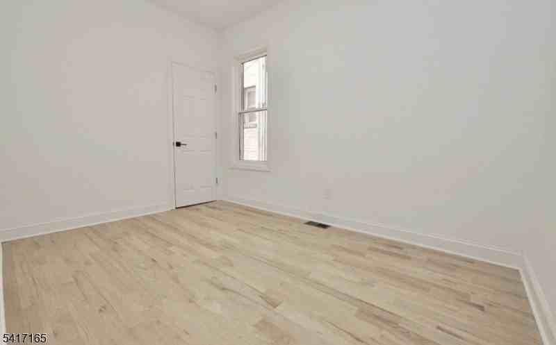 43 Bragaw Ave #2 - Photo 6 of 10