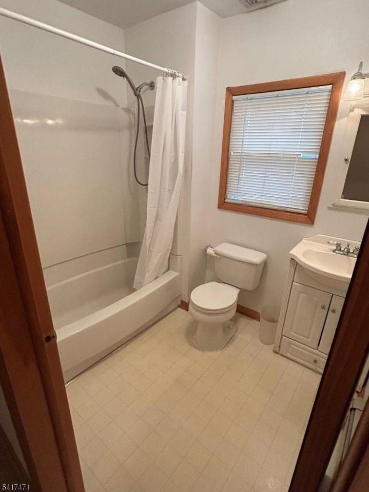 65 Finderne Ave - Photo 6 of 9