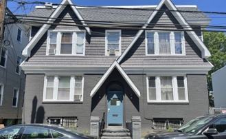 83 Aldine St #2R - Photo 1 of 1